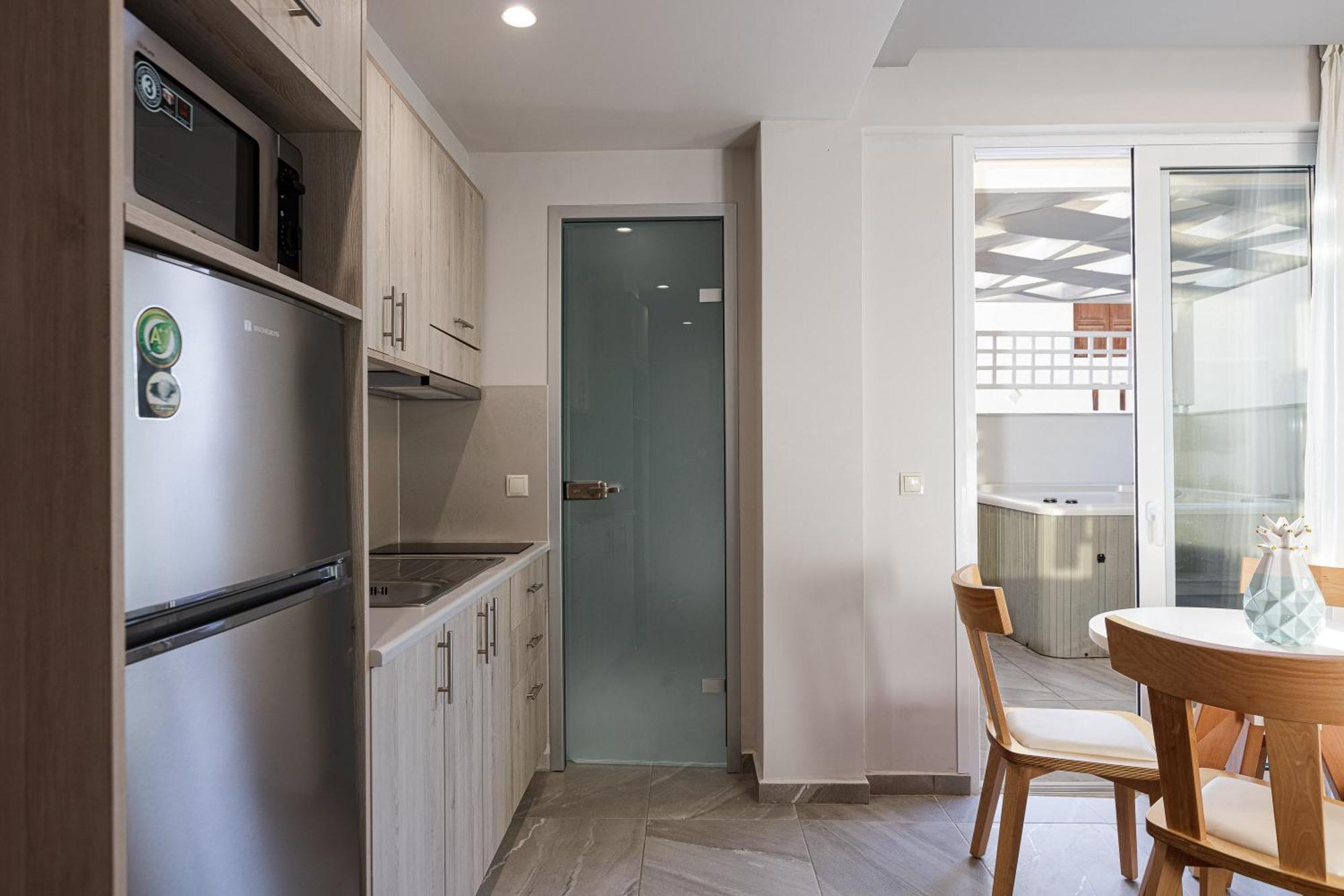 Akrogiali Apartments "By Checkin" Bali  部屋 写真